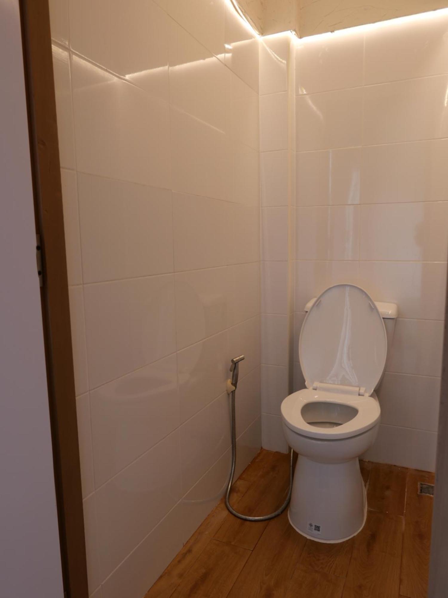 Films House Hostel Bangsaen Екстериор снимка