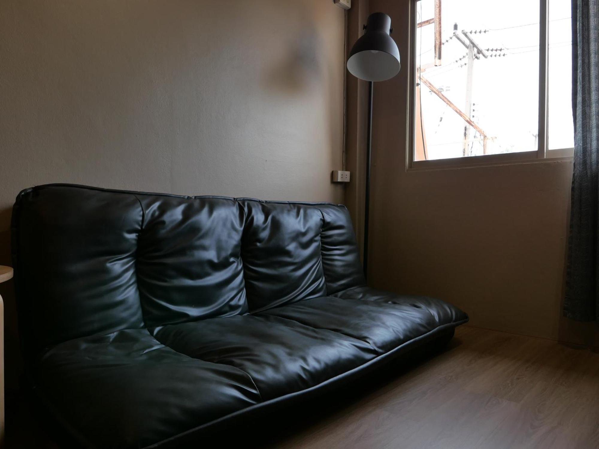 Films House Hostel Bangsaen Екстериор снимка