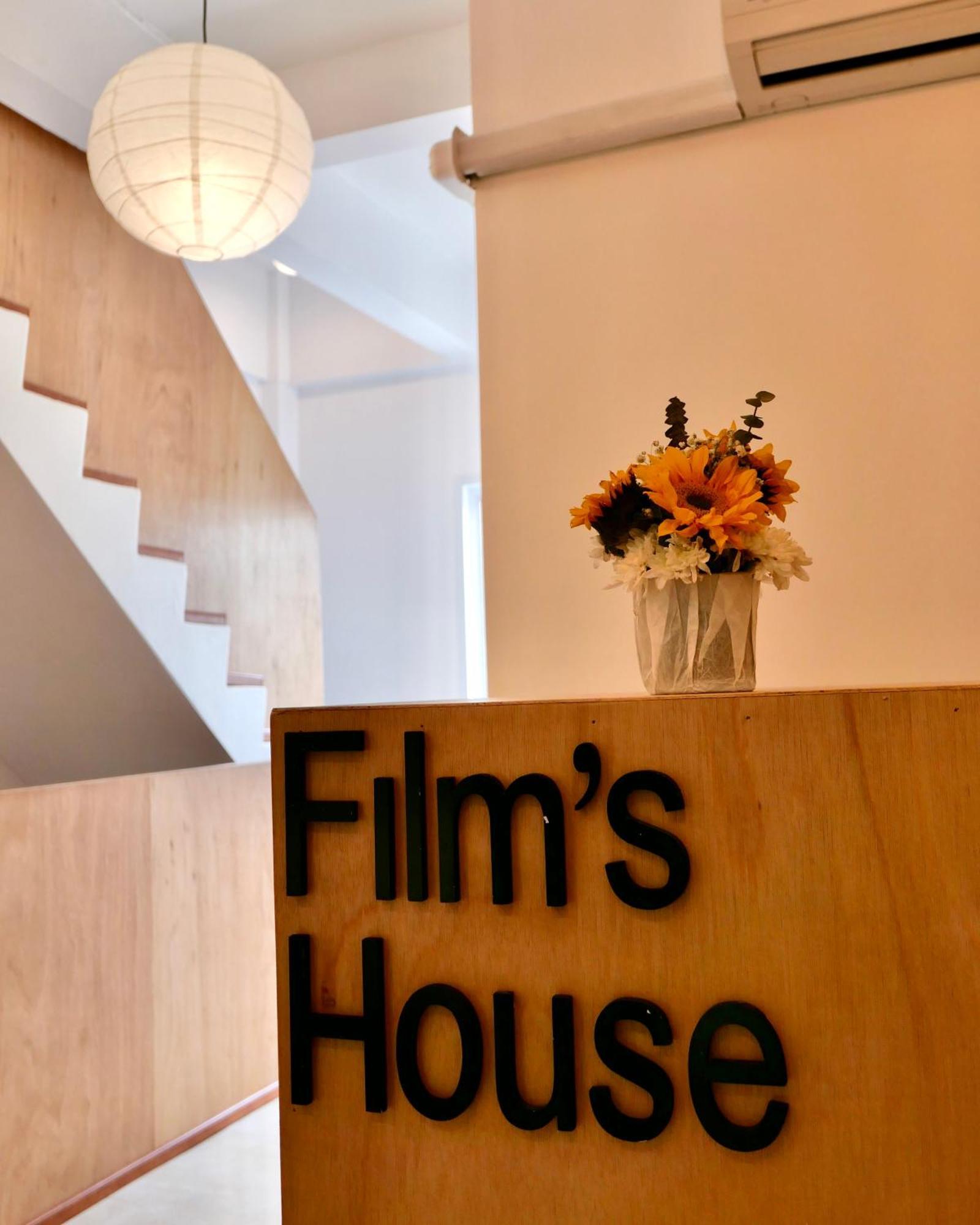 Films House Hostel Bangsaen Екстериор снимка