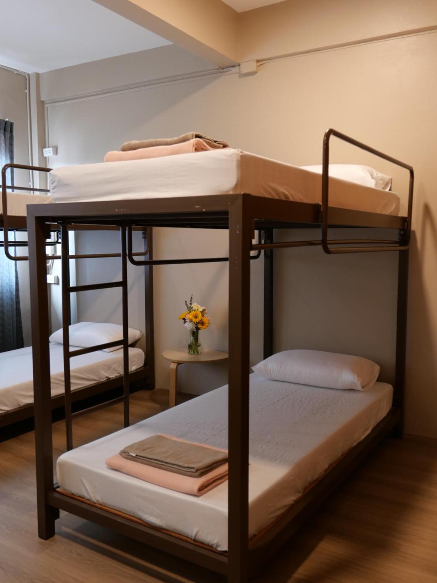 Films House Hostel Bangsaen Екстериор снимка