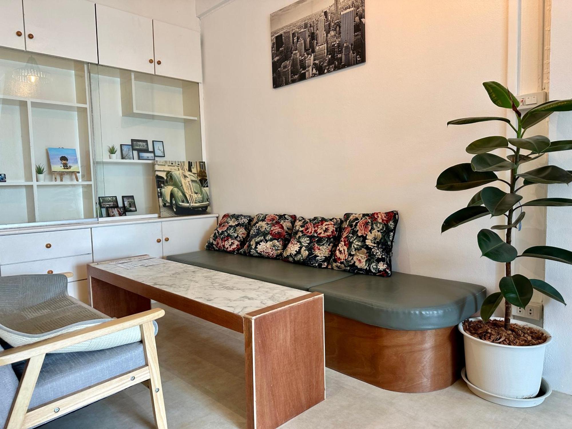 Films House Hostel Bangsaen Екстериор снимка