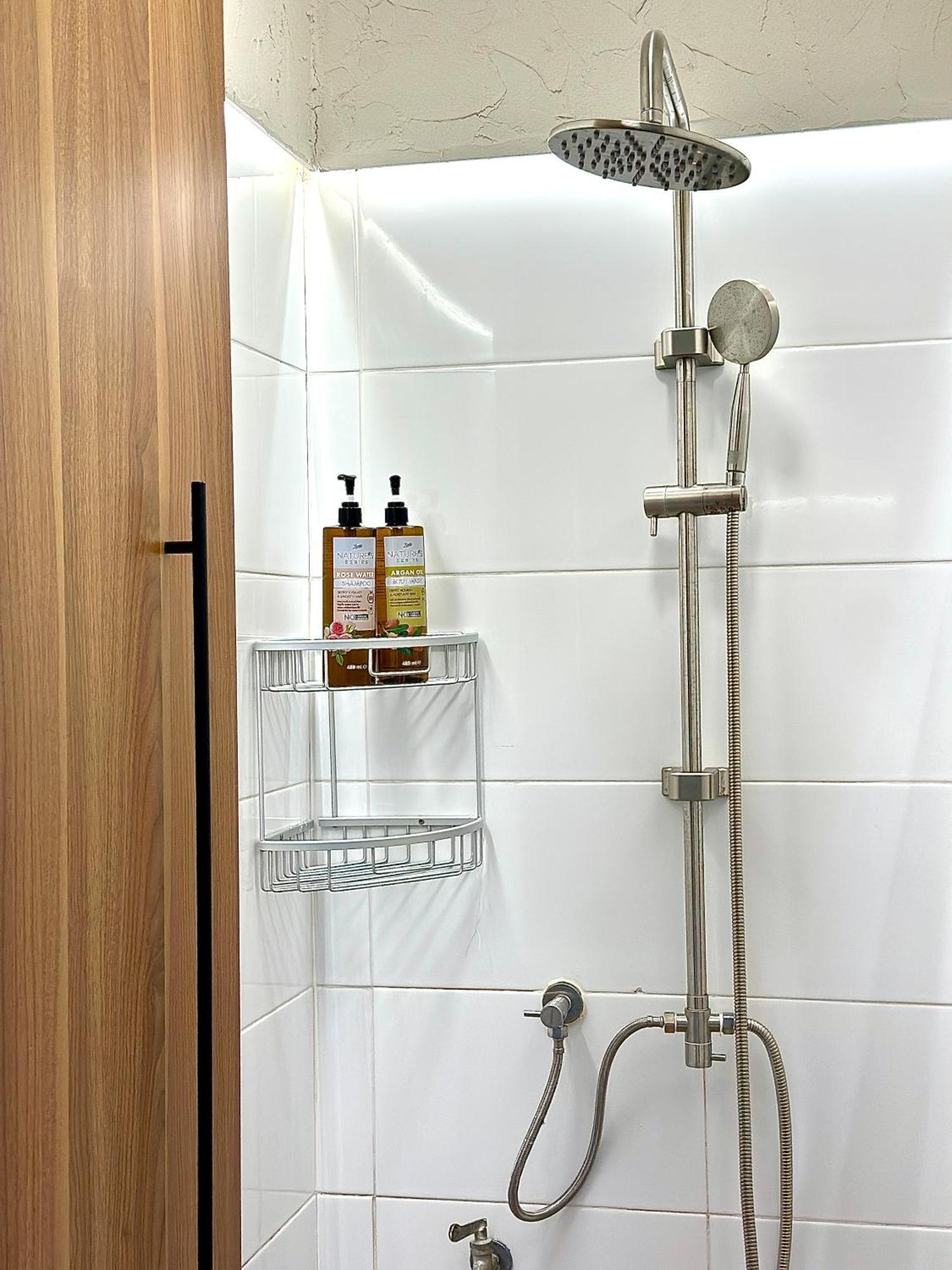 Films House Hostel Bangsaen Екстериор снимка