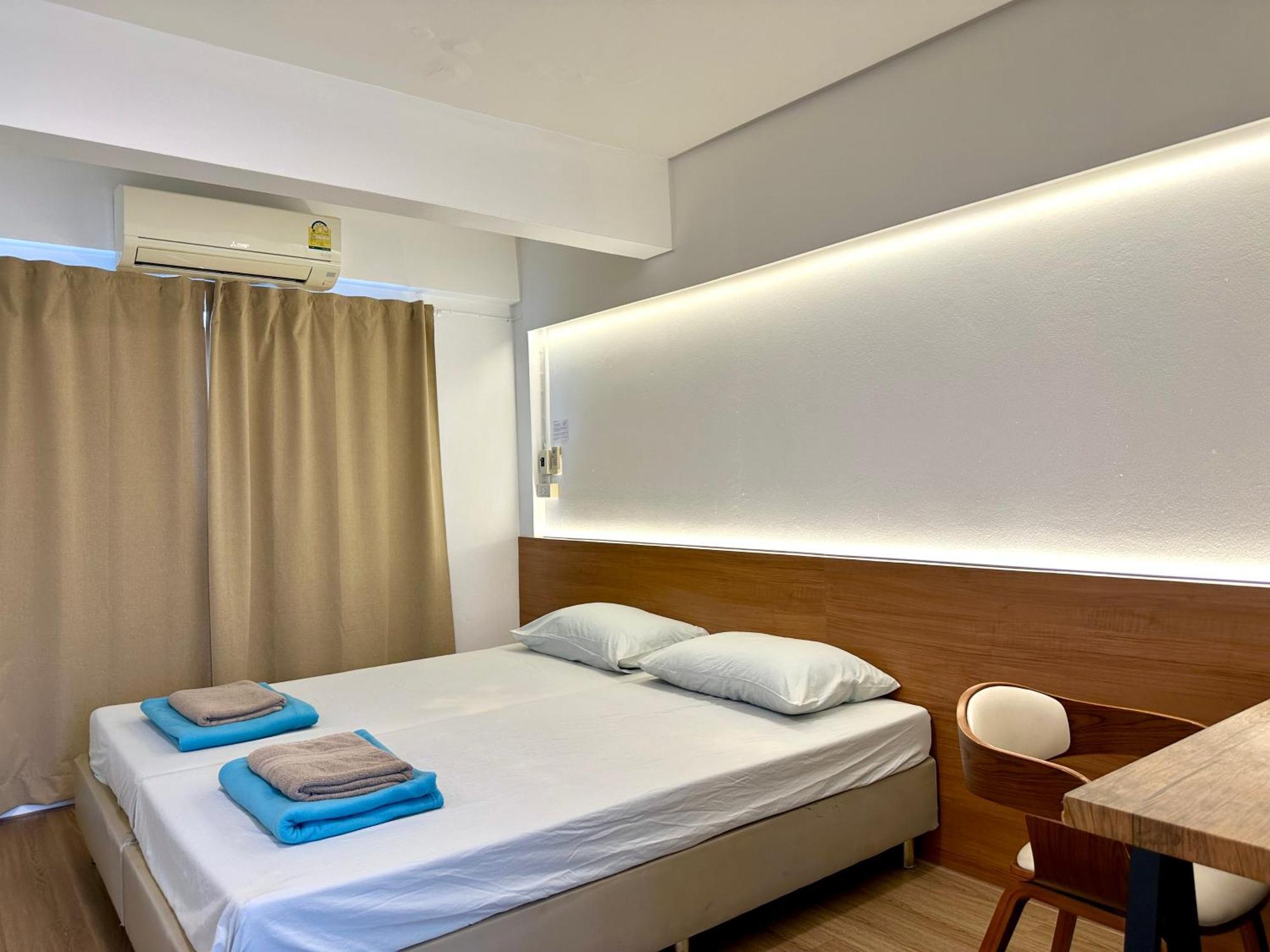 Films House Hostel Bangsaen Екстериор снимка