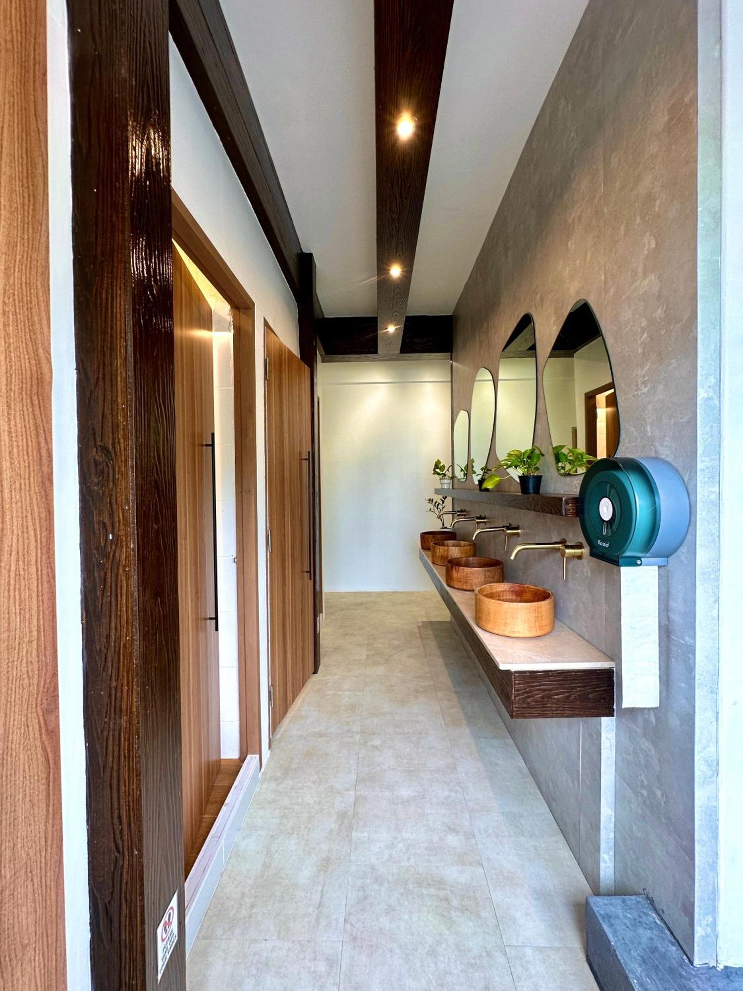 Films House Hostel Bangsaen Екстериор снимка
